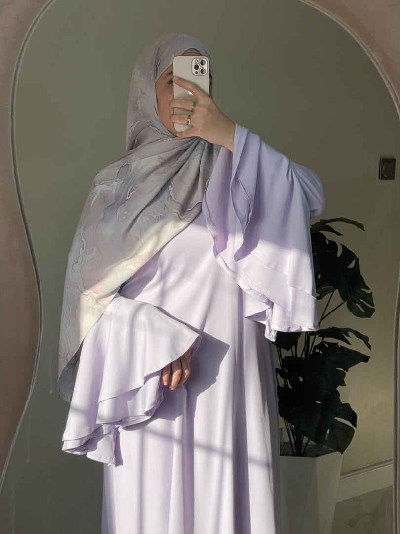 Robe lydia