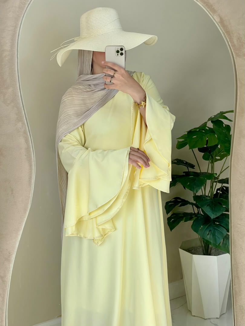 Robe lydia