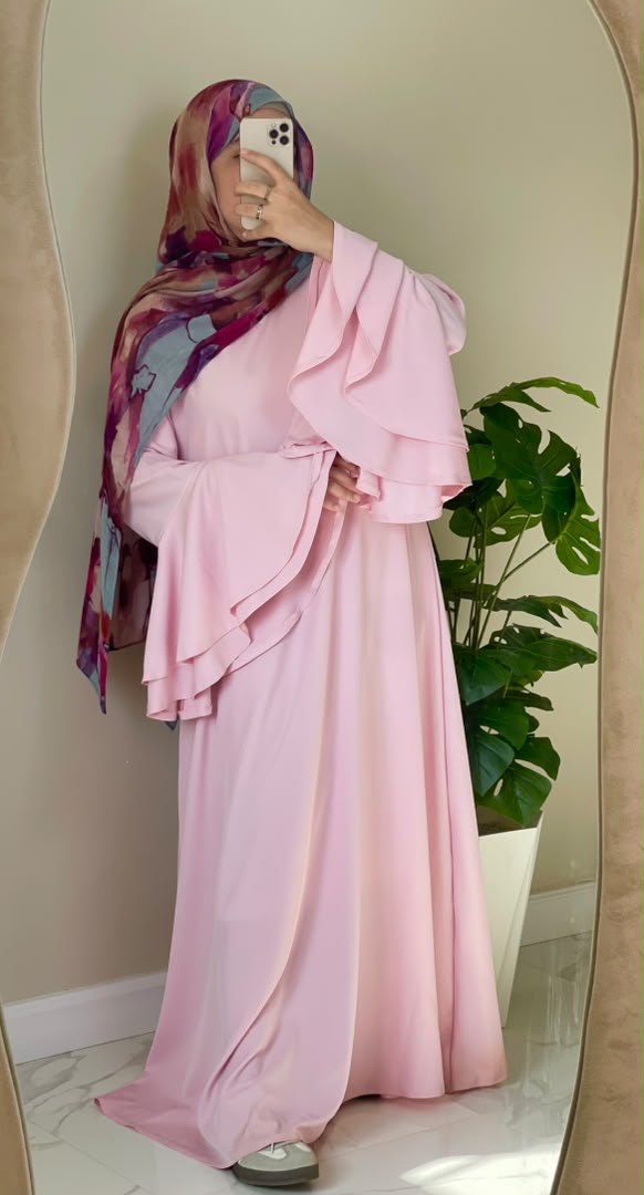 Robe lydia